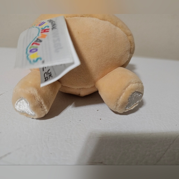 Squishmallow 3.5in Clip Shasta the orange Bigfoot with head flower - Picture 5 of 6